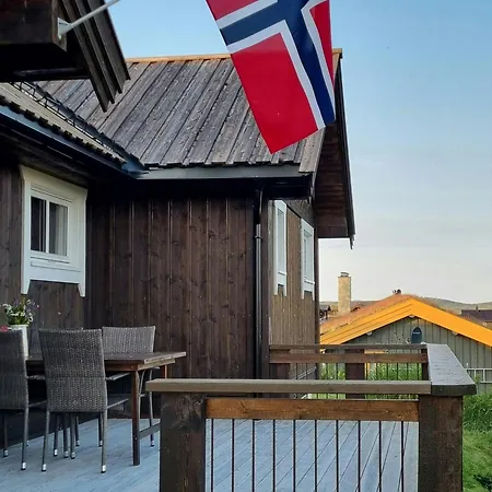 Renovated Mountain With Mountain Views *